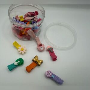 1 jar of small cute hair clips NiP